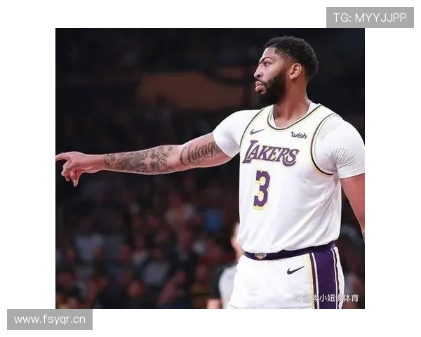 浓眉哥家里光请人擦奖杯的工资都比我年薪高